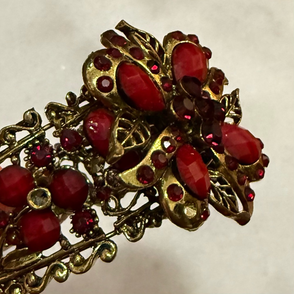 ✔️Victorian-style Red Crystal Floral Bronze Tone Flex Cuff - Picture 8 of 8